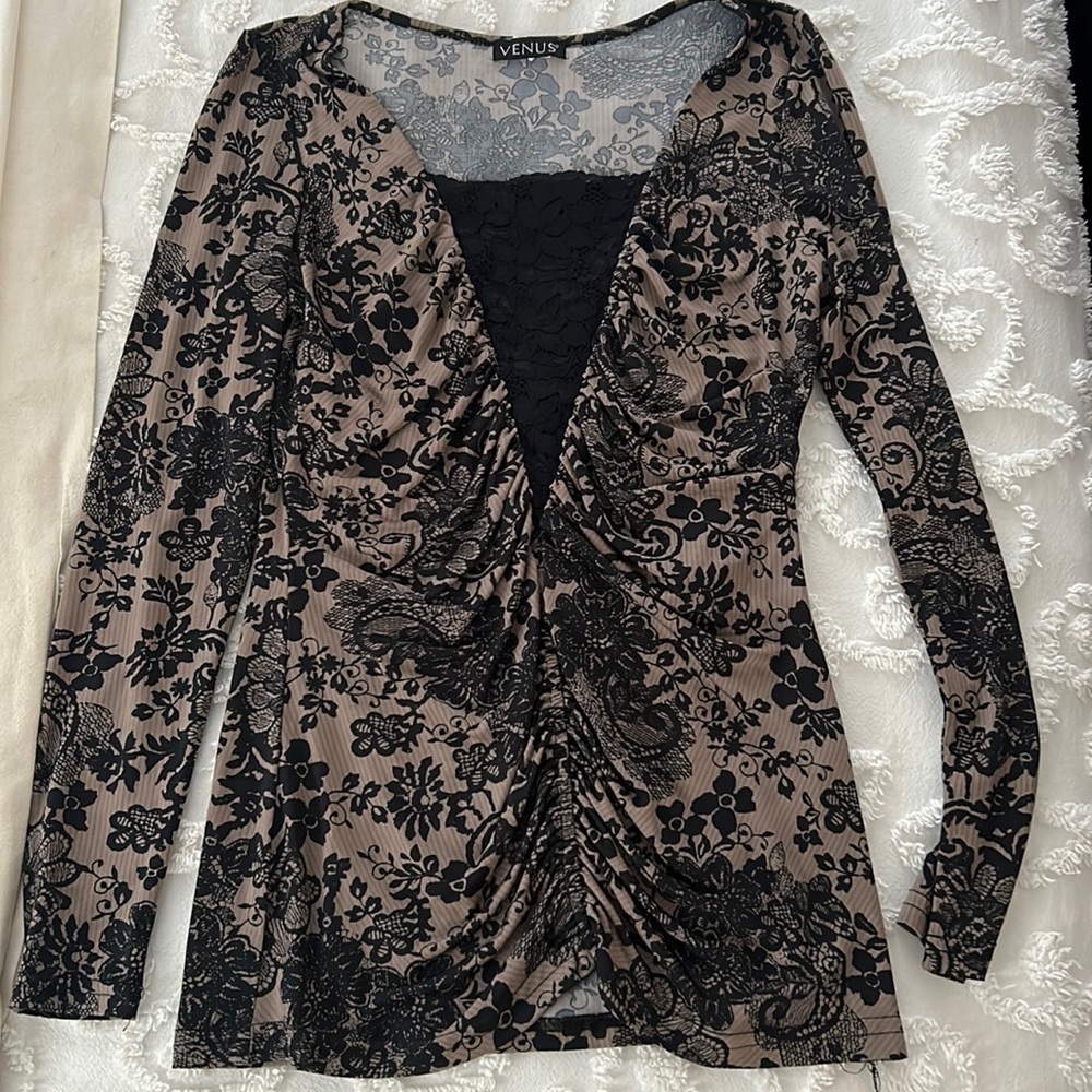 Elegant Venus top
